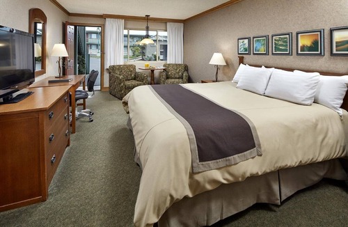 San Simeon Hotel | Standard King Room | Cavalier Oceanfront Resort | Convenience