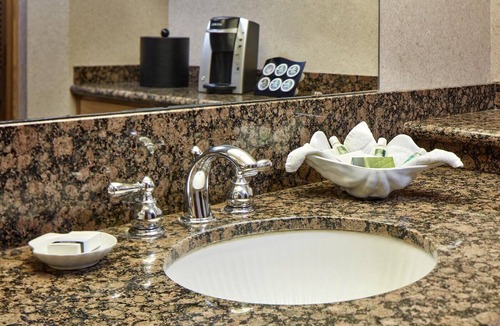 San Simeon Hotel | Standard King Room | Cavalier Oceanfront Resort | Convenience