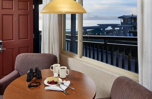 San Simeon Hotel | Standard King Room | Cavalier Oceanfront Resort | Convenience