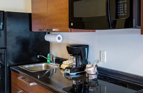 Hastings Hotel | Stay Productive or Relax in a Fully Equipped Room Near Downtown Hastings
