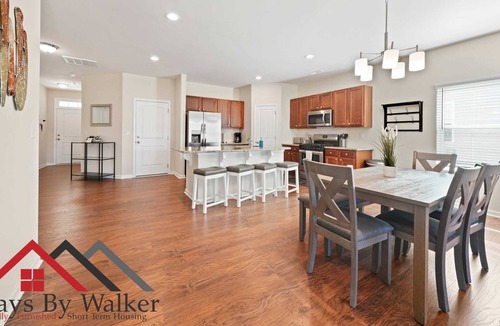 Denver House | StaysByWalker 3BR Home! 1G Wi-Fi, King Bed, Patio