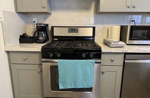Alhambra House | Stellar 3 bedrooms 2 baths house near USC, Pasadena, Downtown LA and Hollywood