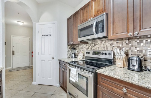 Windsor Hills Condo | Steps from Waterpark/Pool. Next to Disney w/Frozen, Aladdin, Beauty&Beast theme