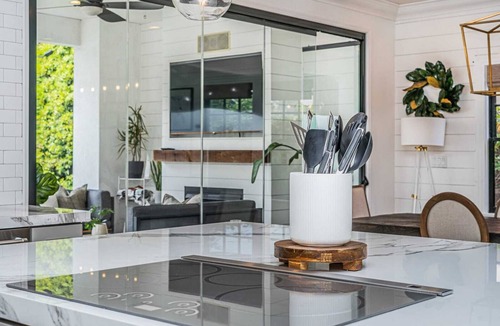 South Park House | Stunning + Spacious Family Friendly Home Near Zoo