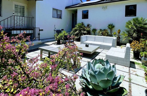 Ladera Heights House | Stylish Guesthouse in LA (SH3-ING)
