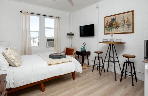 Rampart Village Apartment | Stylish Studio Minutes to Downtown