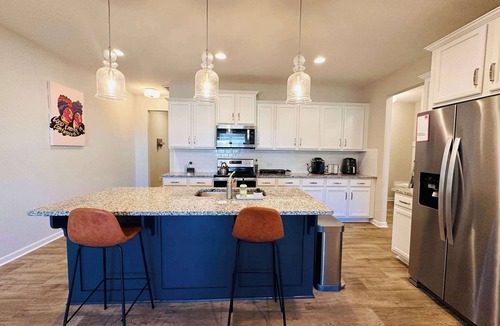 Harrisburg House | Stylish Townhouse Retreat in Peaceful Harrisburg