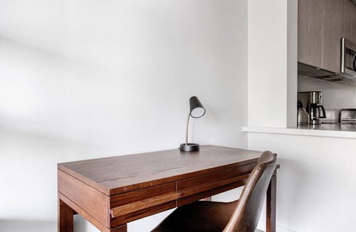 West Los Angeles Apartment | Stylish West LA 1BR w/Pool, Gym & BBQ, nr Restaurants, by Blueground