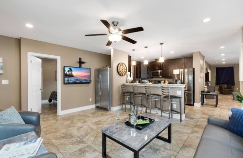 Clearwater Beach House | 🌴Summer Breeze | Beachside Pool Home Tiki Bar Sleeps 20 ➠ 770 Mandalay
