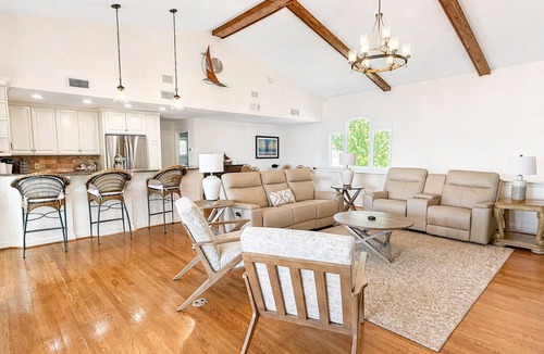 Terrell House | Sunset Pointe - Entertainers Dream with Amazing Lake Norman Views