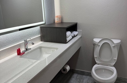 East Forest Hotel | SureStay by Best Western Charlotte Matthews