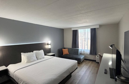East Forest Hotel | SureStay by Best Western Charlotte Matthews
