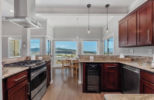 Solana Beach Condo | Surf & Saddle - Racetrack, Ocean Views from this Gorgeous Condo with AC