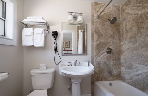Old Town Hotel | Suwannee Gables Motel and Marina