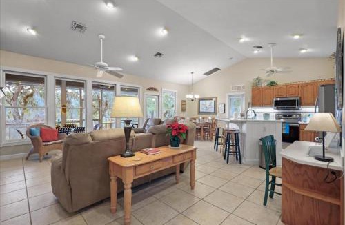 Bell House | Suwannee House with Bungalow