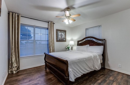 Weston House | Texas Farmhouse on 10 Acres with private Pool and Hot Tub Spa