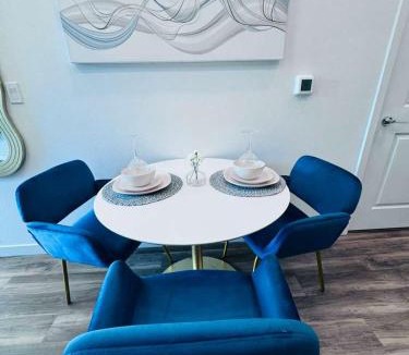 Hollywood Apartment | The Central Apartment at Hollywood