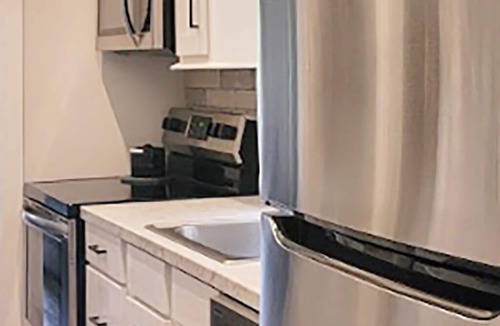 Robbinsville Cabin | The Dragonfly-Pet Friendly - Electric Fireplace- Wifi