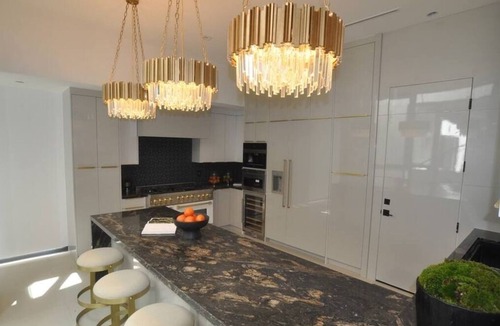 Venice House | The Glass Ladies: Sleeps 30