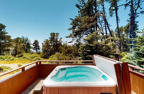 Sea Ranch House | The Great Escape - Luxe Sea Ranch home with hot tub, ocean view & yoga space