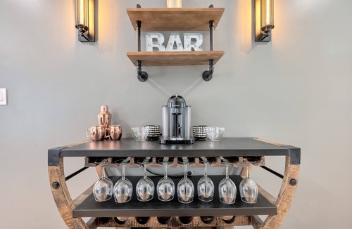 Holly Apartment | The Holly Herald Downtown Battle Alley