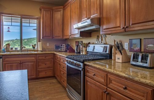 Bradley House | The J's Nest is a Country Delight!
