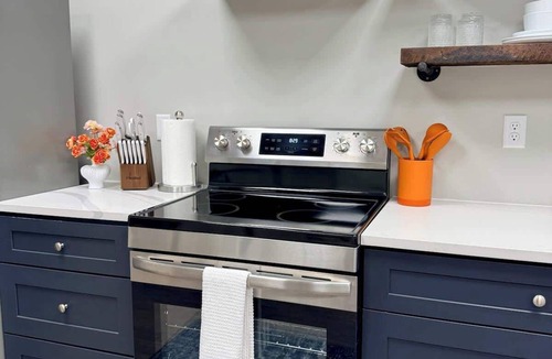 Grand Island Apartment | The Junction: Historic 6-Bedroom Apartment