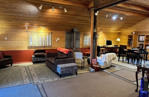 Prunedale Cabin | The Lodge at Tangled Oaks, a superbly converted barn on 6 acres on Monterey Bay.