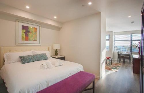 Bankers Hill Hotel | The Most Beautiful Bay View from 1 Bedroom Apt