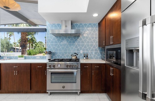 Vista Las Palmas House | The Topaz Gem: A Mid-Century Modern Palm Springs Retreat with Private Pool & Spa