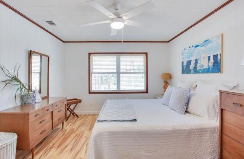 Ochlockonee Bay House | Tiny Tides Waterfront Cottage