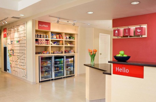 Hawthorne Hotel | TownePlace Suites Los Angeles LAX Manhattan Beach