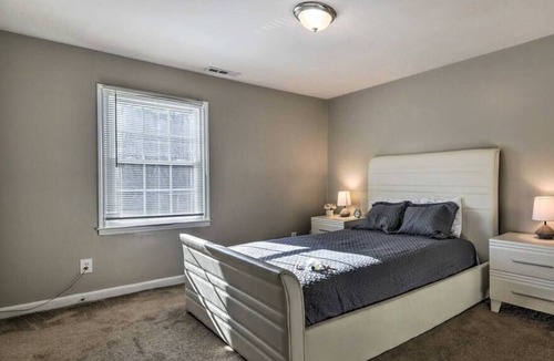 Charlotte House | Townhouse next to Light Rail!