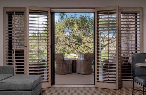 Rancho Bernardo Hotel | Tranquil Spa View Studio with Outdoor Firepit – Ultimate Relaxation Spot