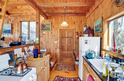 Athens Cabin | Treehouse Sanctuary Nature Retreat