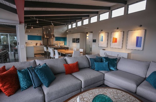North Pacific Beach House | Unique design, breathtaking views + luxurious accommodations = best of the best!