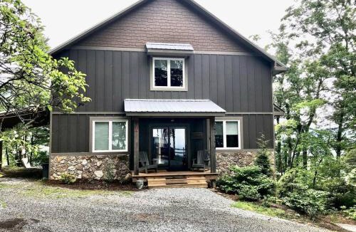 Apple Ridge Villa | Unique Rustic Barn Theme home Amazing views! Luxe