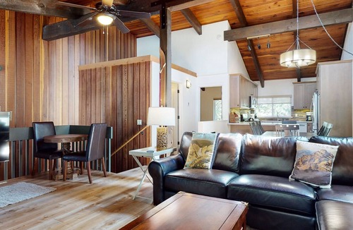 Mammoth Lakes Condo | Updated & Large, Bright Mammoth Home near The Village, Pool On-site