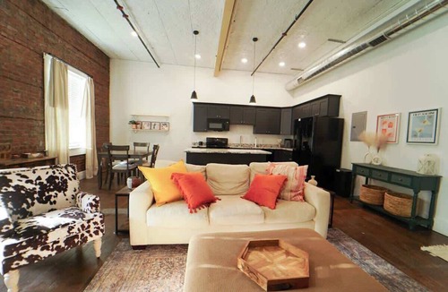 Grand Island Apartment | Upper Beauty: Vintage Downtown