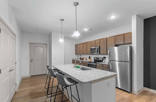 Charlotte Apartment | Upscale King 4BR Suite Mins to Uptown Charlotte!