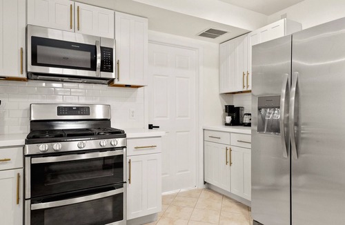 Gracywoods House | Uptown Retro | Pool - Hot Tub - Games & Fire Pit