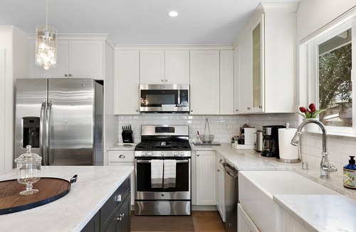 Healdsburg House | Urban Elegance in Wine Country: Unwind Just Steps from Healdsburg Plaza!