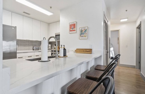 Charlotte Center City Apartment | Urban Oasis | Balcony, Free Parking, Views, Gym