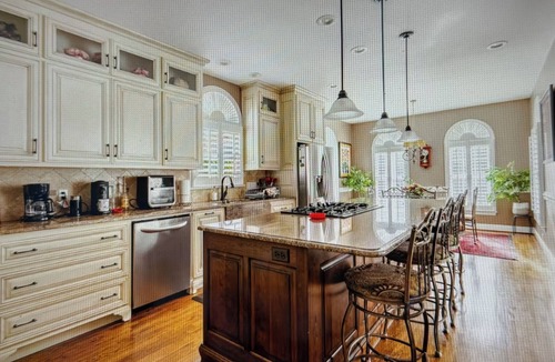 New London House | Uwharrie Point, Wine,SoakingTub,Relax,Fire Pit, Play!