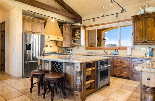 Santa Rosa House | Villa Valentina: Situated on 3.5 picturesque wine country acres surrounded by vineyards