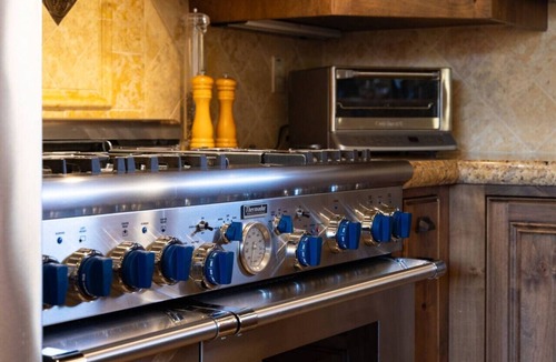 Santa Rosa House | Villa Valentina: Situated on 3.5 picturesque wine country acres surrounded by vineyards