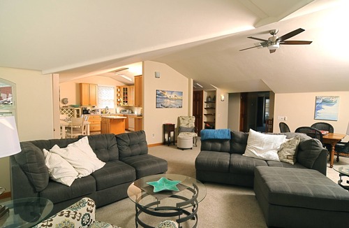 Coronado Condo | Village Penthouse—3bed2ba, half-block to park. Rate reduced for early departure