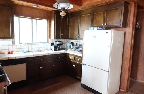 Lake Almanor West Cabin | Vintage 4-bedroom cabin in Lake Almanor West with WiFi.