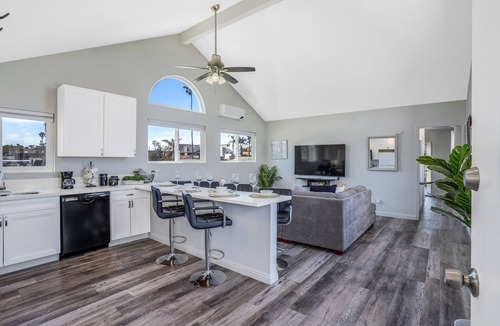 Ocean Beach House | Walk to Ocean Beach | 2BR w/Patio & BBQ