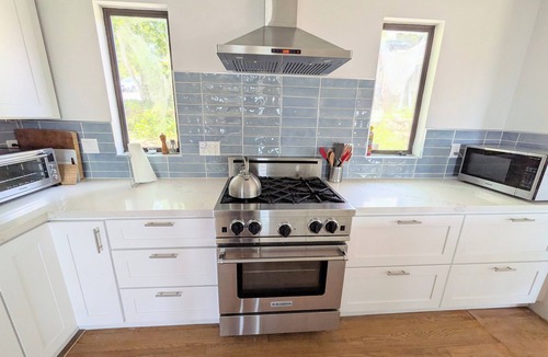 Point Richmond House | Waterfront Bay VIEWS, VIEWS, VIEWS! Spacious retreat, SF, Napa, UCB!